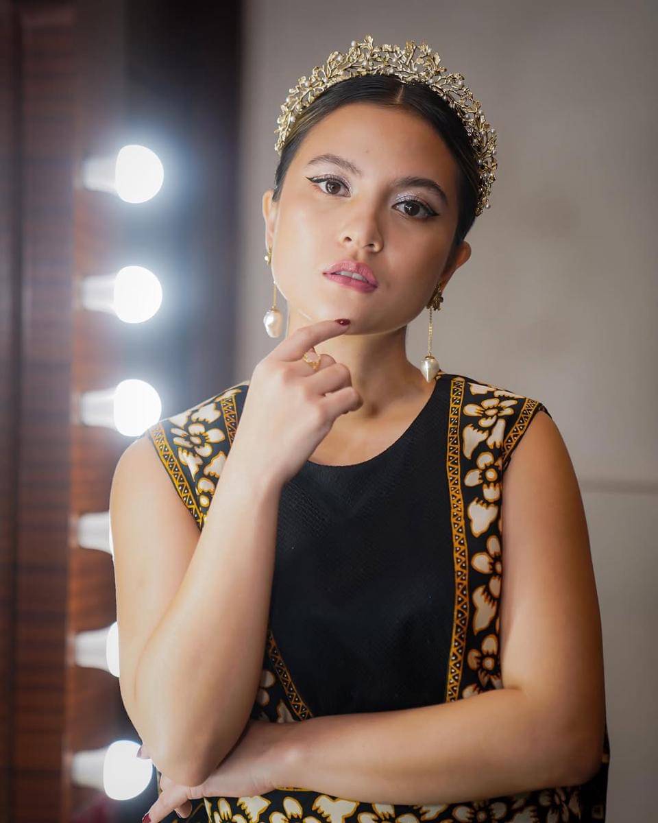 inspirasi hairdo untuk kondangan ala Marsha Aruan