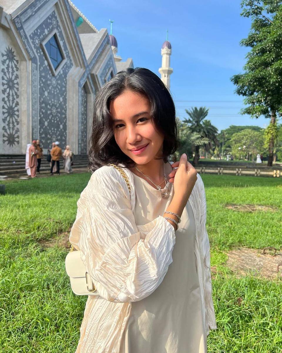 inspirasi hairstyle buat daily ala Shenina Cinnamon