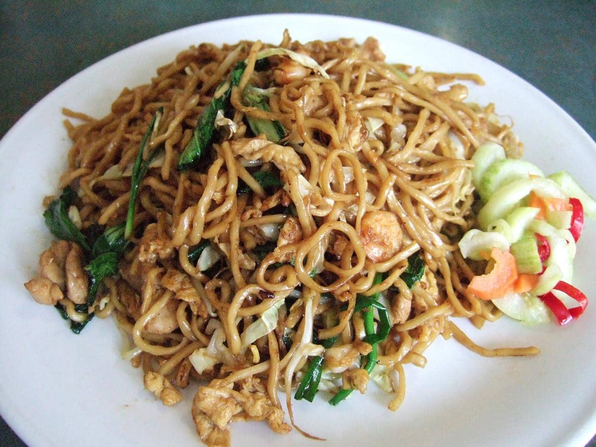 Ilustrasi mie goreng pinggir jalan