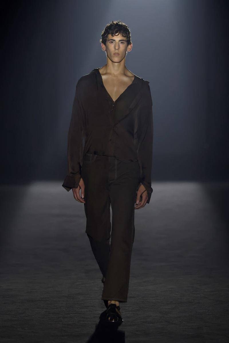 Koleksi Carlota Barrera S/S '26 di Barcelona Fashion Week
