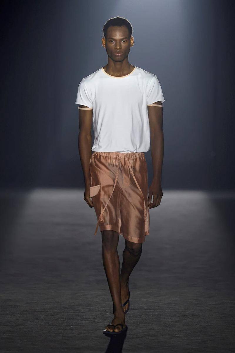 Koleksi Carlota Barrera S/S '26 di Barcelona Fashion Week