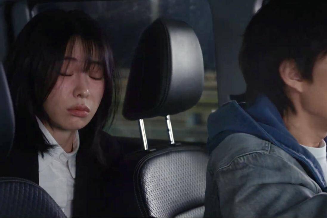 Wi Jeong Sin (Lim Ji Yeon) dan Lim Hyeon Jun (Lee Jung Jae) dalam drakor Nice to Not Meet You 