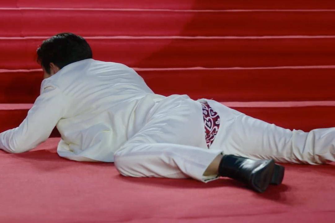 Lim Hyeon Jun (Lee Jung Jae) dan Wi Jeong Sin (Lim Ji Yeon) dalam drakor Nice to Not Meet You