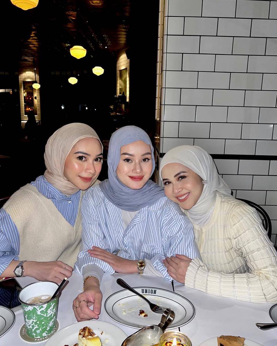 ide makeup natural untuk ke kantor ala Dinda Hauw 