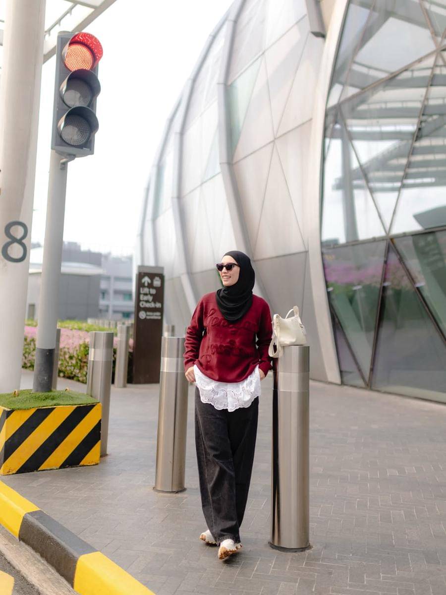 ide padu padan sneakers ala Mega Iskanti