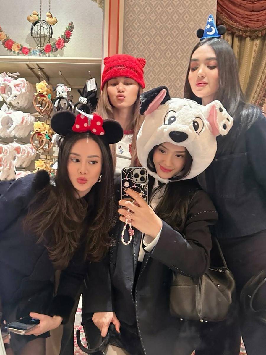 Anissa Aziza liburan ke Jepang bareng sahabat