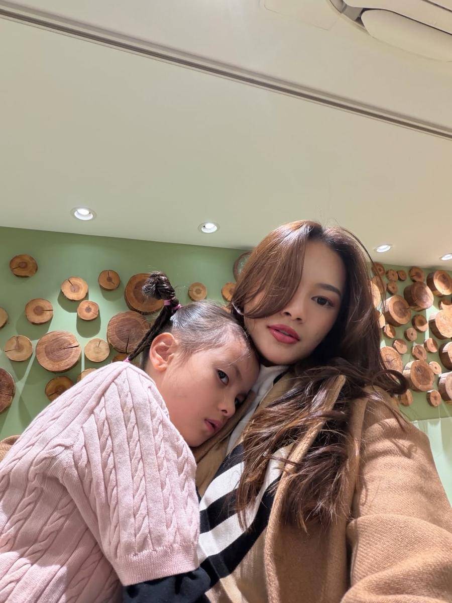 Violenzia Jeanette liburan bareng buah hati ke Jepang