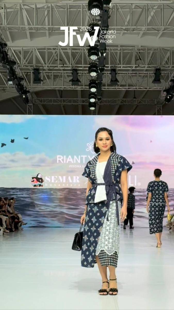 penyanyi perempuan yang tampil jadi model di JFW2025