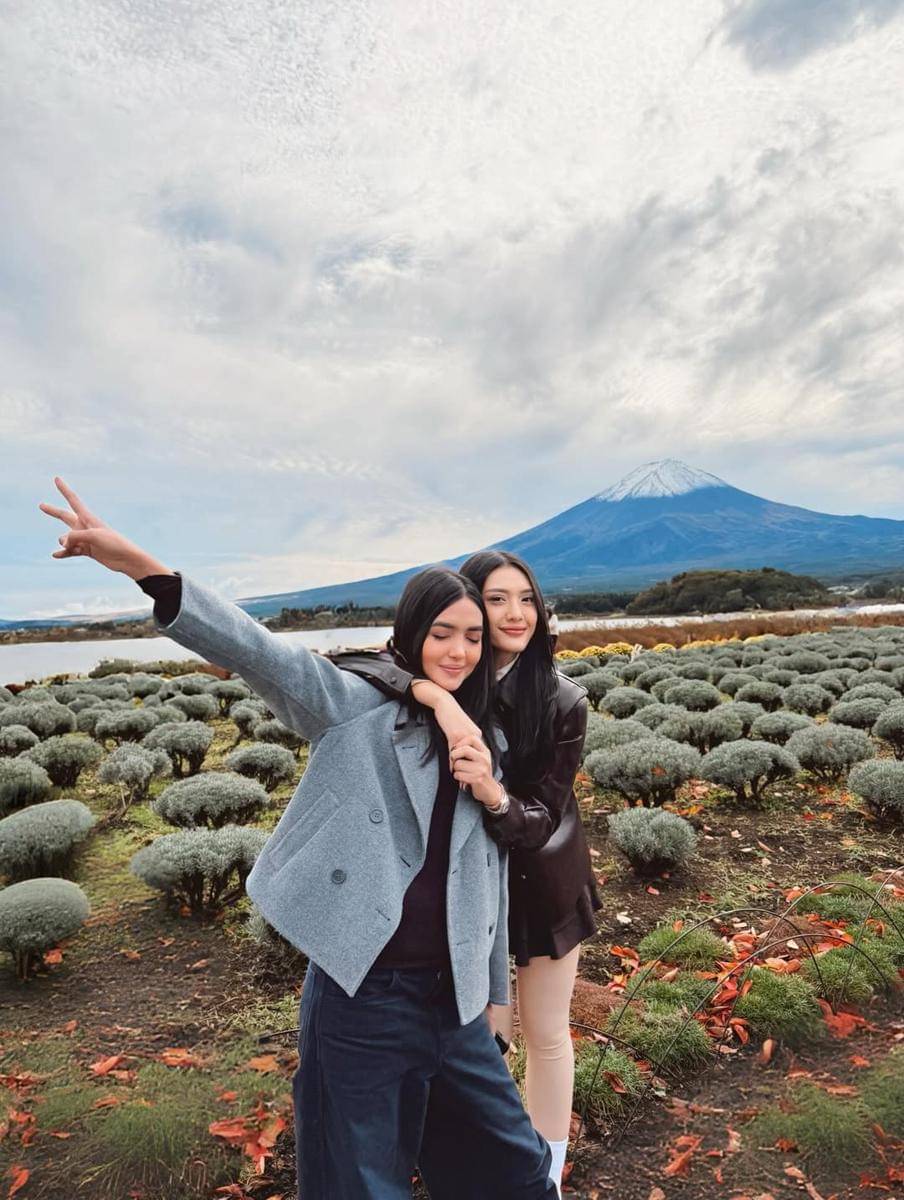 Anissa Aziza liburan ke Jepang bareng sahabat