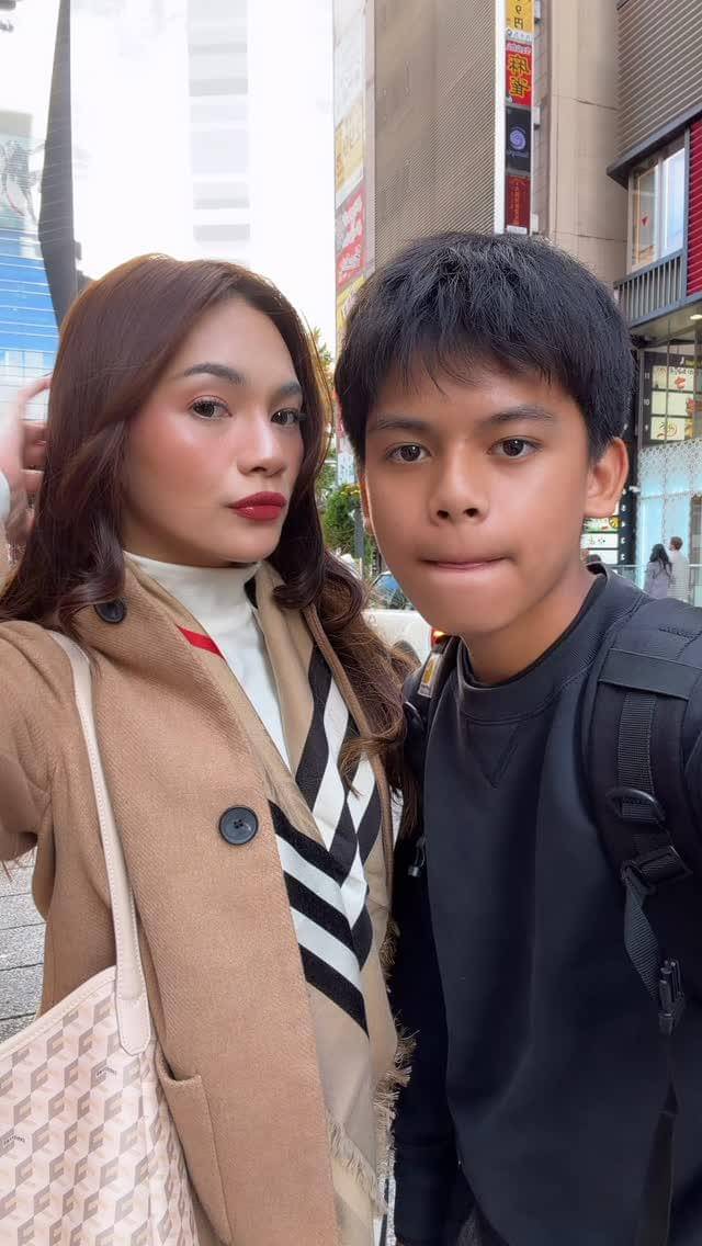 Violenzia Jeanette liburan bareng buah hati ke Jepang