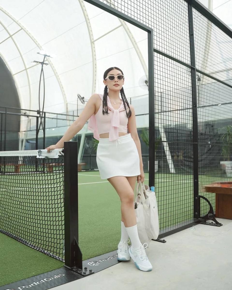inspirasi OOTD olahraga padel ala Anissa Aziza