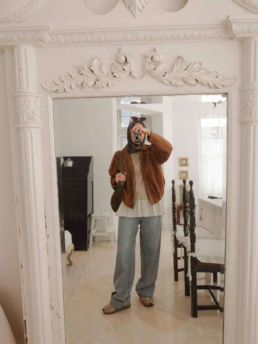 ide padu padan sneakers ala Mega Iskanti