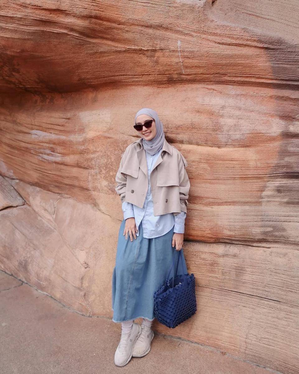 ide padu padan sneakers ala Mega Iskanti