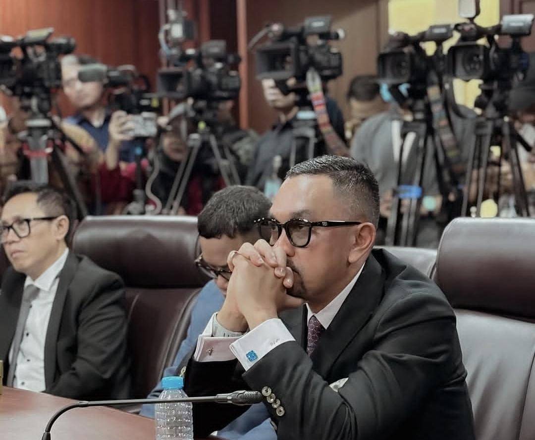  (www.instagram.com/@ahmadsahroni88)