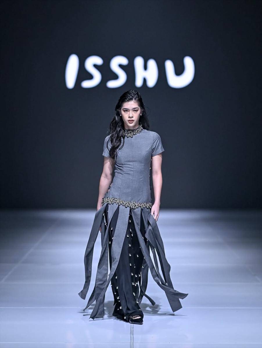 Kayra Miendra di Jakarta Fashion Week 2026
