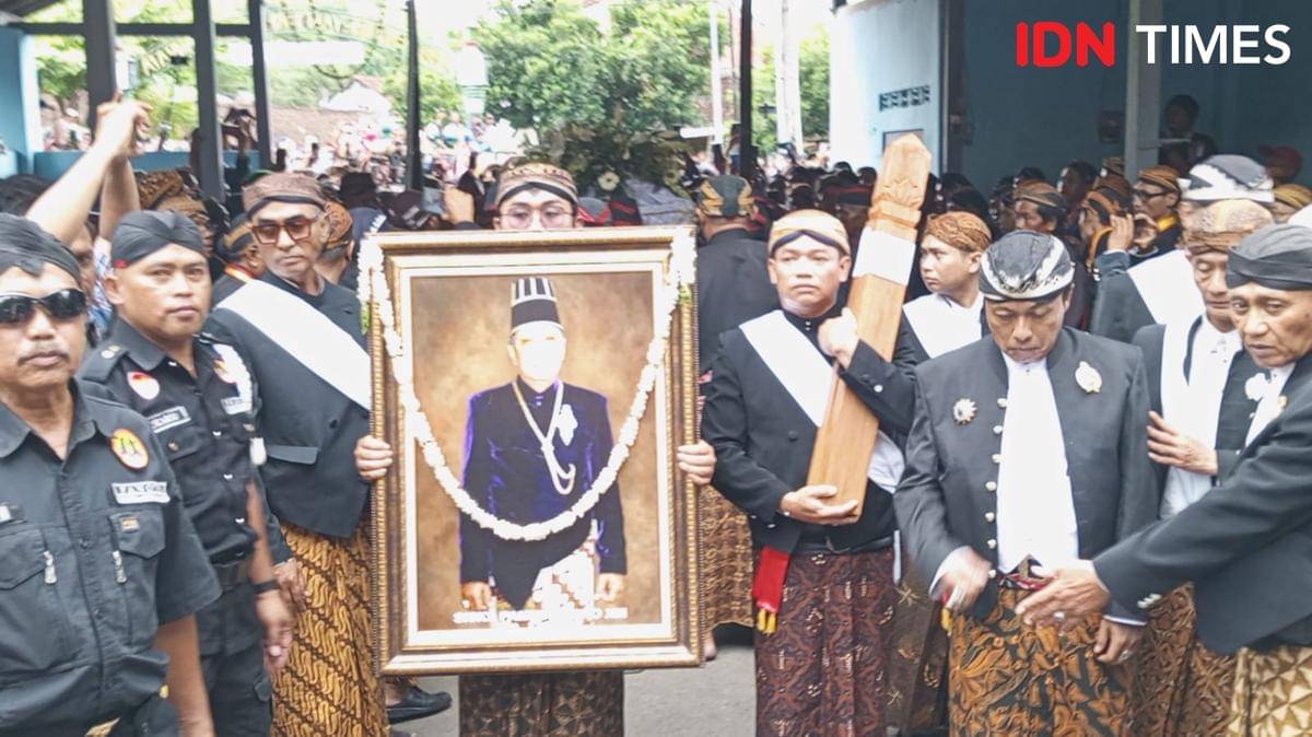 Pemakaman Raja Keraton Surakarta, Sinuhun Paku Buwono (PB) XIII, di Komplek Makam Raja-Raja Mataram, Imogiri, Kabupaten Bantul, Rabu (5/11/2025).