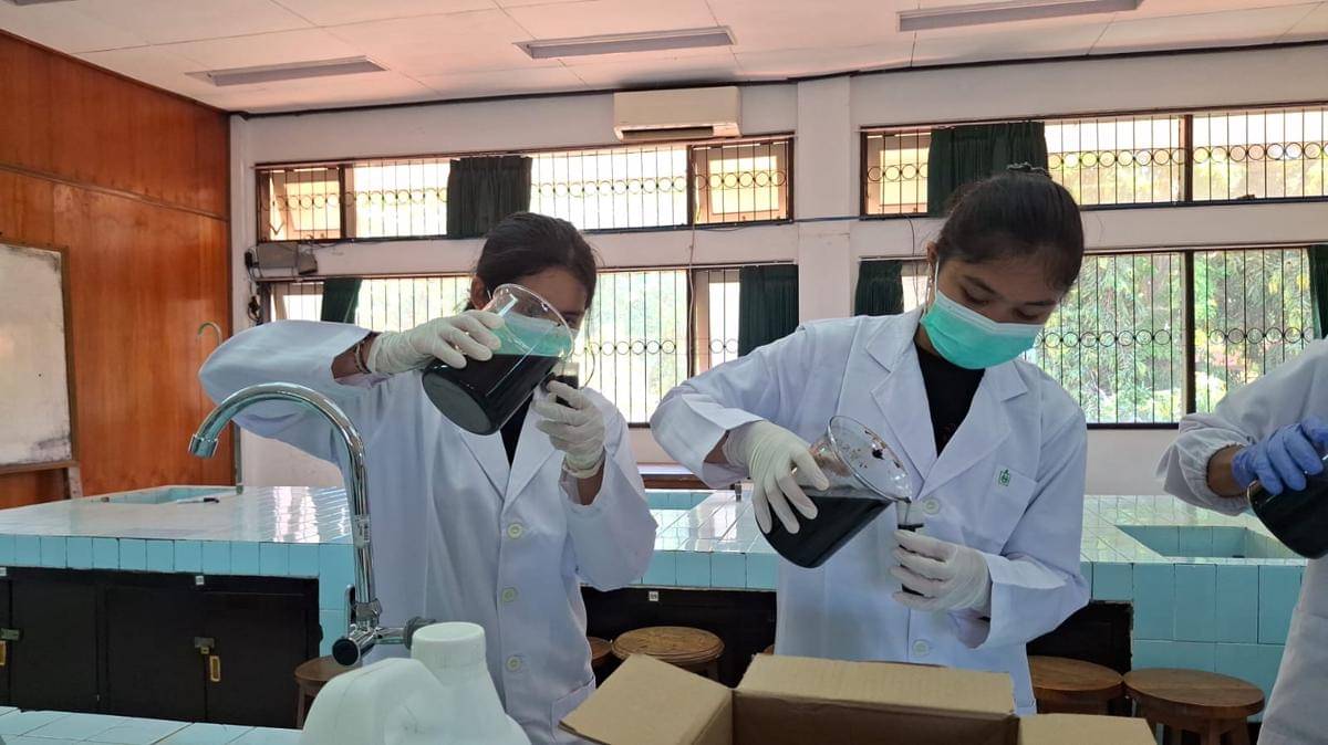 Dua Siswa Smadara Riset Daun Kelor Untuk Netralkan Timbal Air Laut