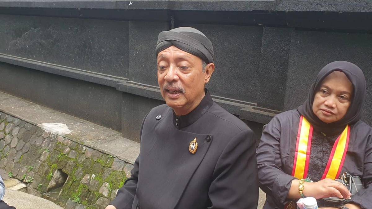 Adik dari Sinuhun PB XIII, Kanjeng Gusti Pangeran Haryo Adipati Benowo