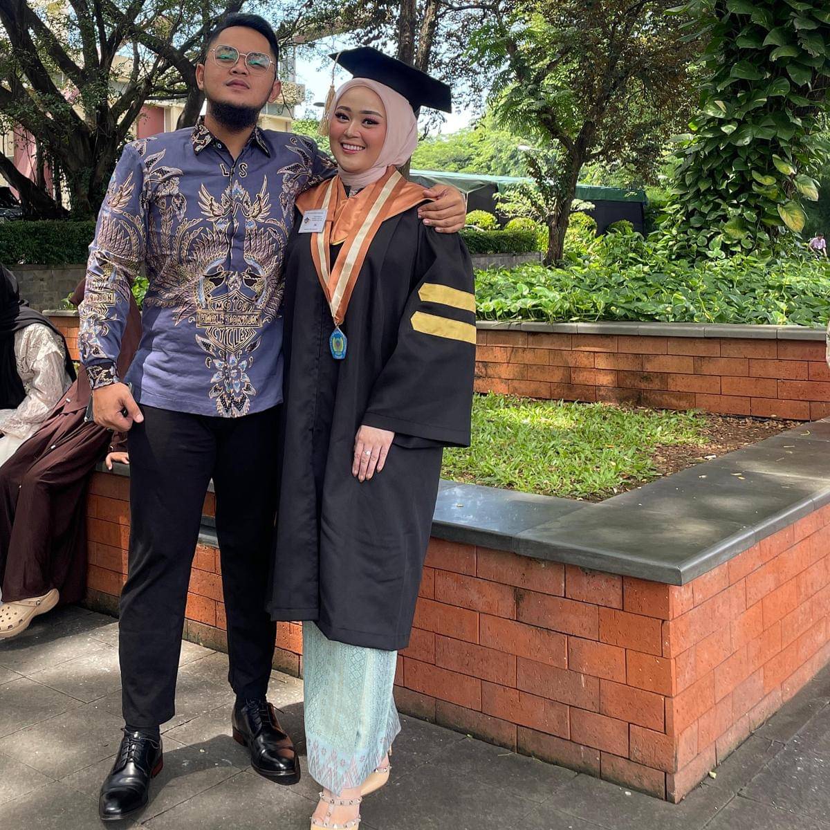 Cecillia Gina, Anak Limbad Wisuda S2 (instagram.com/limbadindonesia)