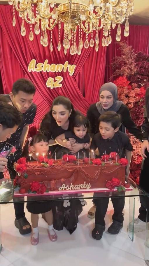 Perayaan Ulang Tahun ke-42 Ashanty
