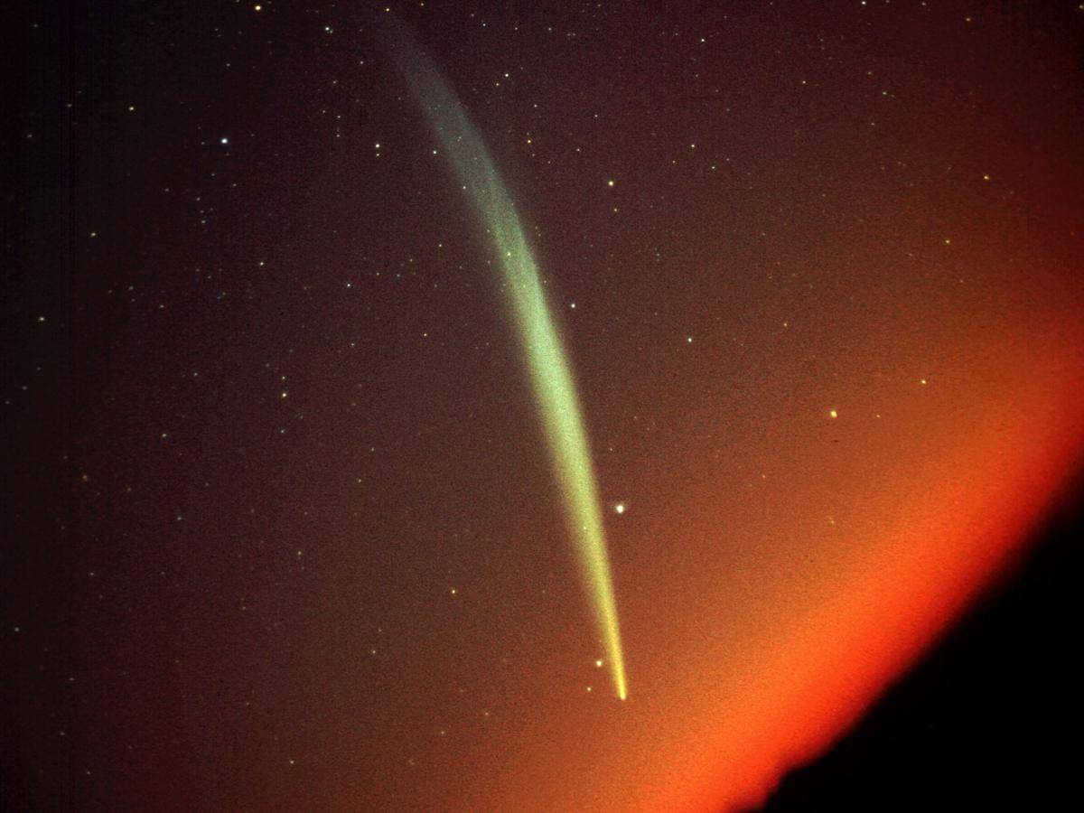 Comet_Ikeya-Seki_Noao-01854.jpg