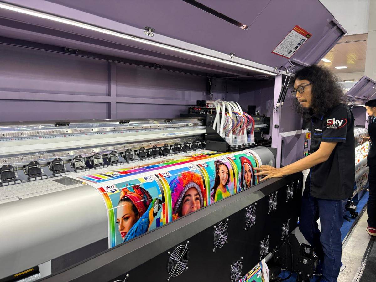 Indonesia Grafika Expo Jogja 2025, di Jogja Expo Center (JEC). (IDN Times/Herlambang Jati Kusumo)