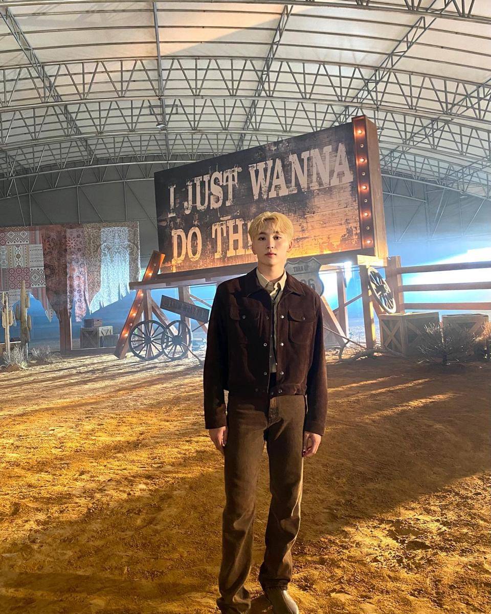 mix and match jaket ala Seungkwan Seventeen