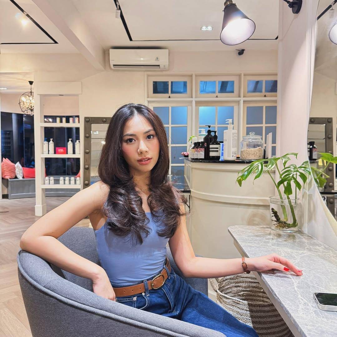 inspirasi hairstyle ke kantor ala Abel Cantika 