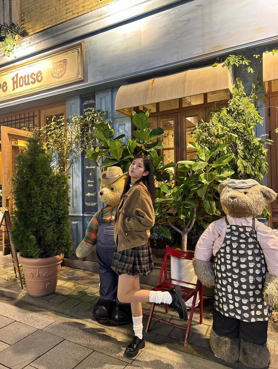 Inspirasi OOTD Shin Eun Soo