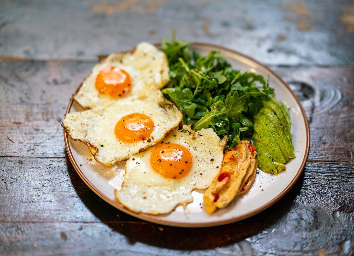 ilustrasi telur mata sapi