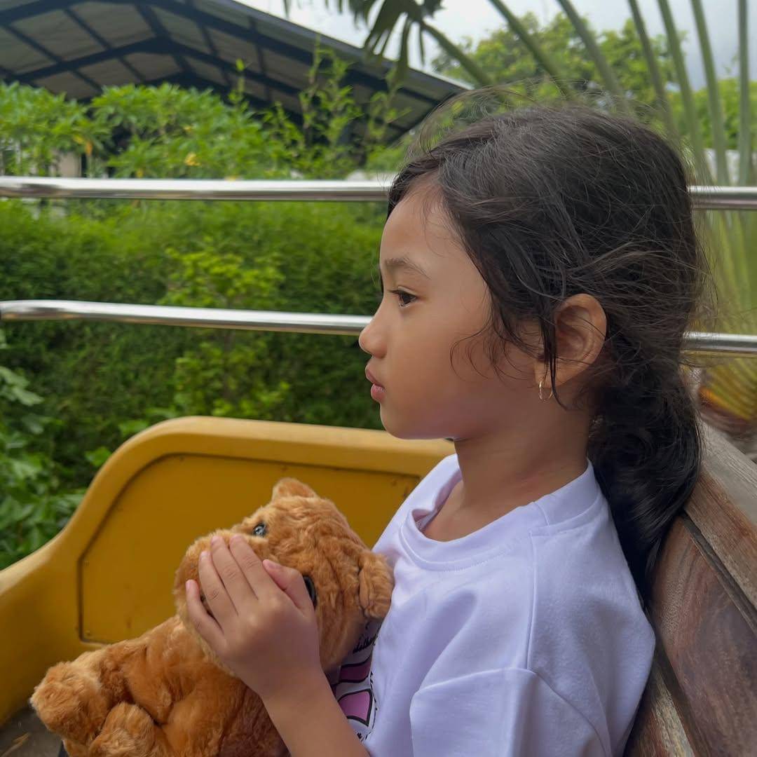 Faby Marcelia ajak anak ke Bali Zoof