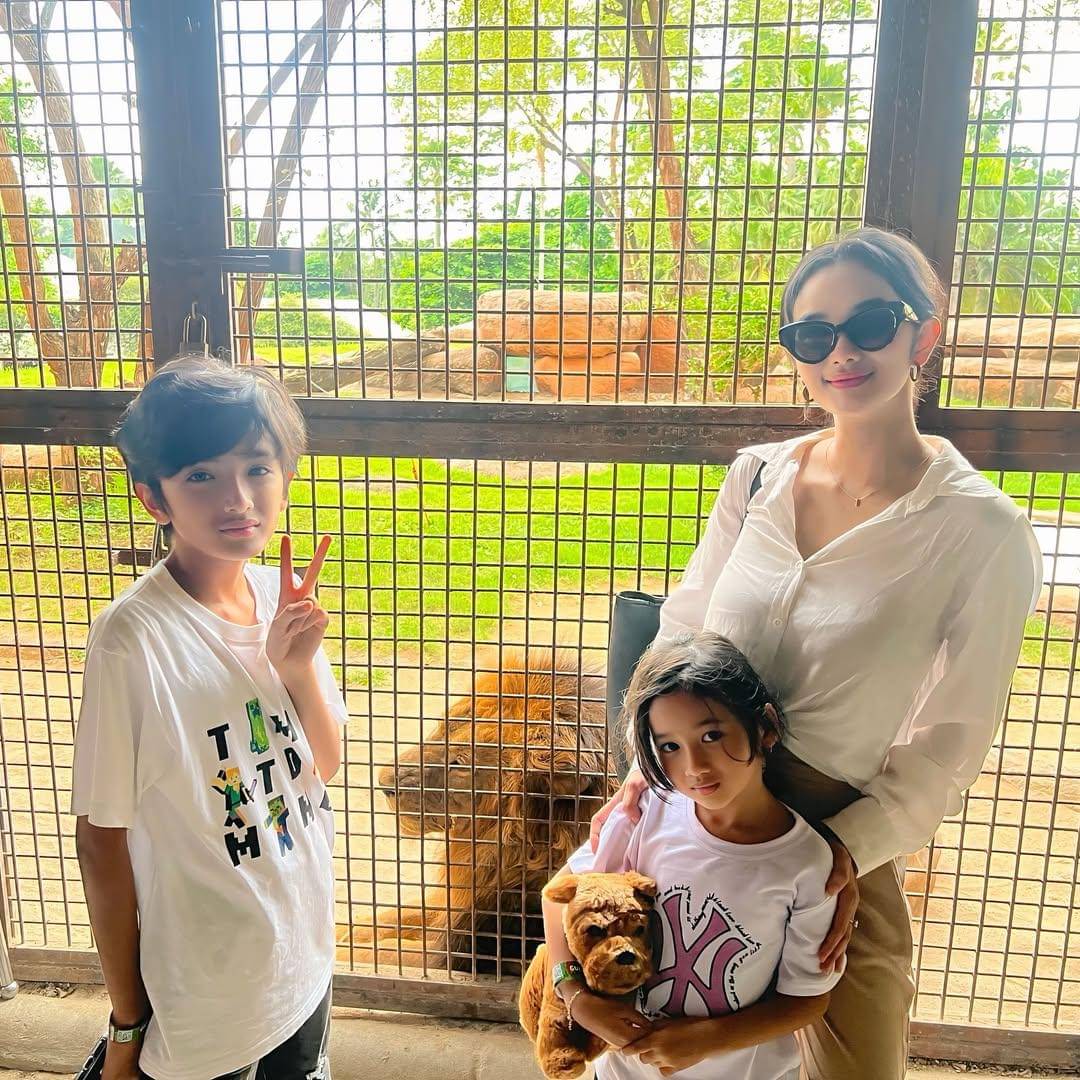 Faby Marcelia ajak anak ke Bali Zoo