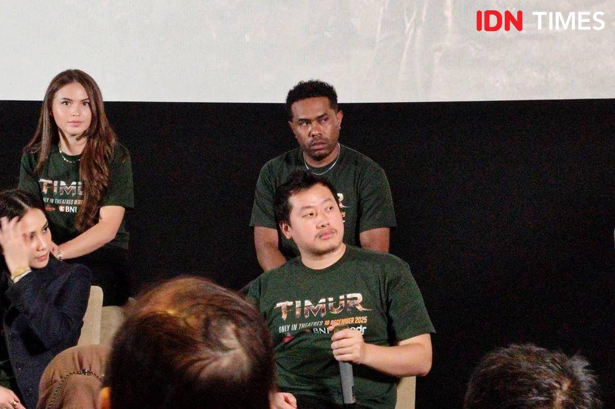 Film Timur menandai debut Iko Uwais sebagai sutradara.jpg