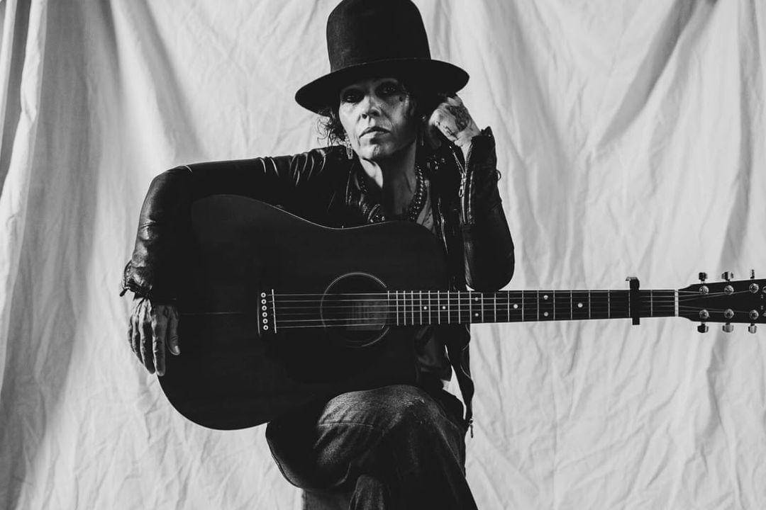 potret Linda Perry 4 Non Blondes