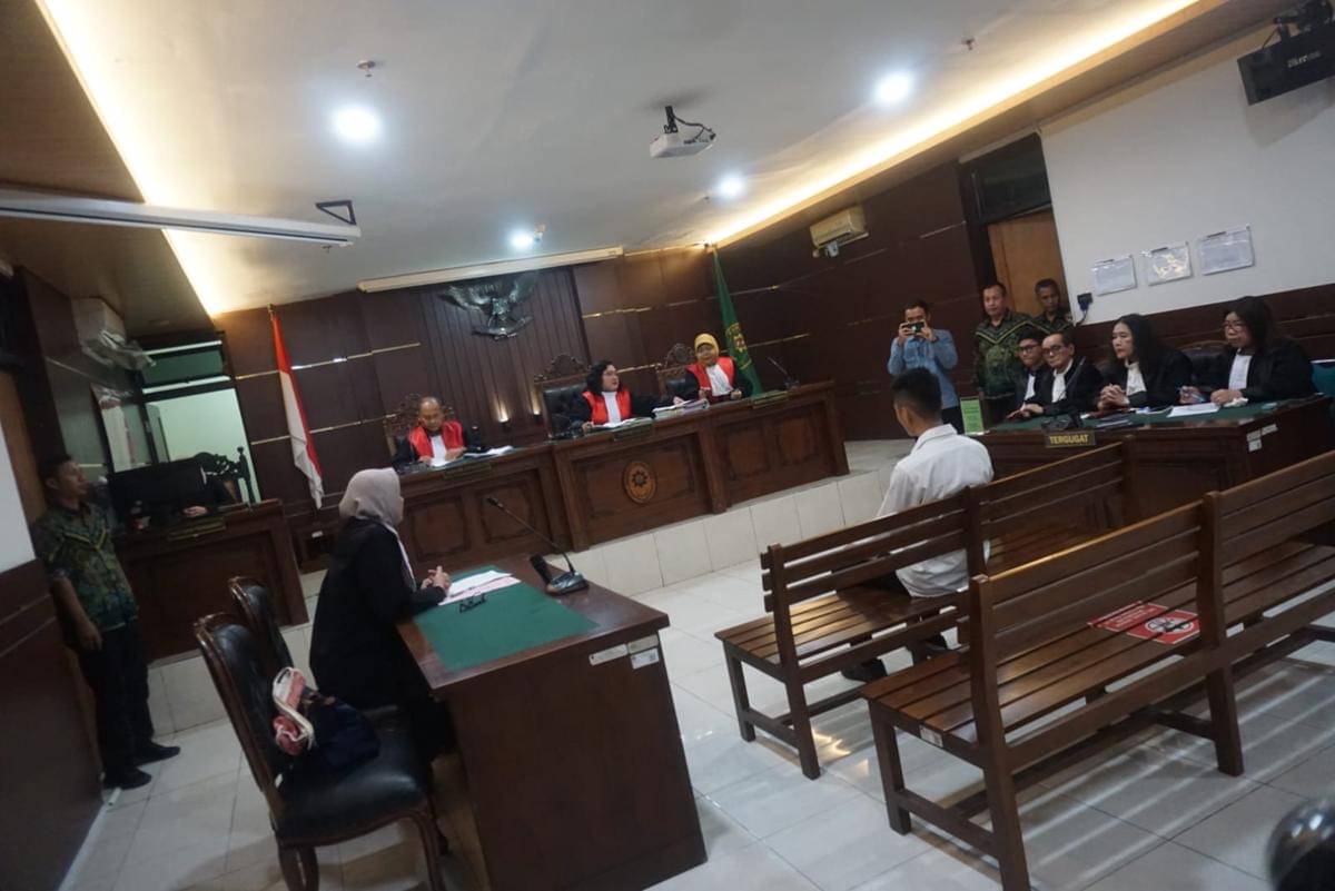 Christiano Tarigan saat sidang pembacaan vonis kasus kecelakaan yang menewaskan PN Sleman, Kamis (6/11/2025).