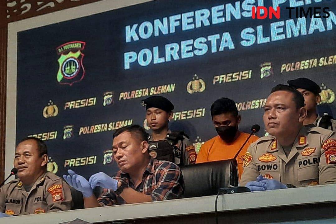 Polisi mengungkap motif serta kronologi kasus dugaan pembunuhan yang menewaskan RI (39) di sebuah rumah kontrakan, Mejing Wetan, Gamping, Sleman, Selasa (4/11/2025). 