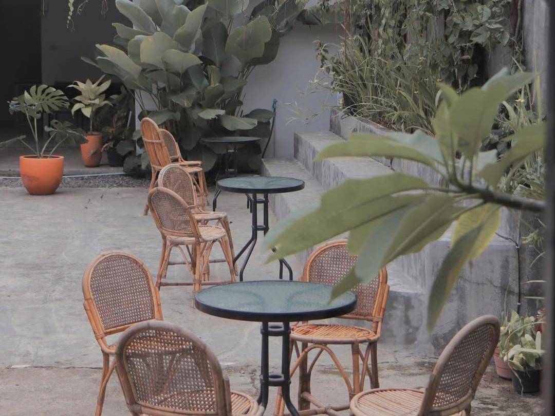 Faux Society Cafe Kota Metro