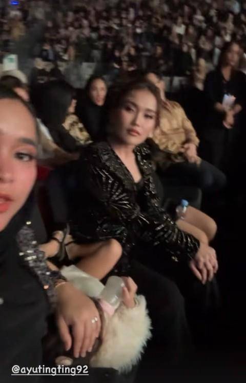 Artis Nonton Konser Nancy Ajram di Jakarta