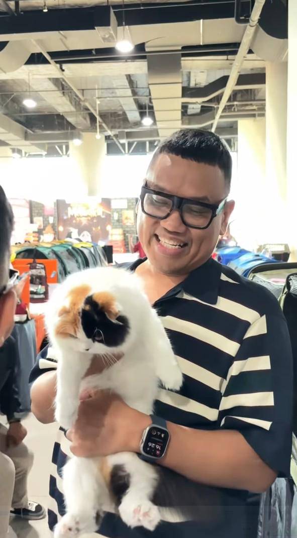 Uya Kuya ikut kejuaraan kucing