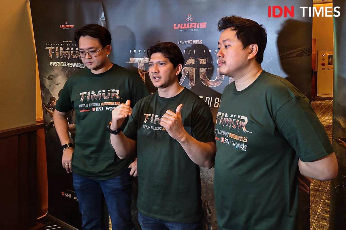 Iko Uwais di peluncuran poster dan trailer film "Timur" di XXI Plaza Senayan, Jakarta, Kamis (6/11/2025)