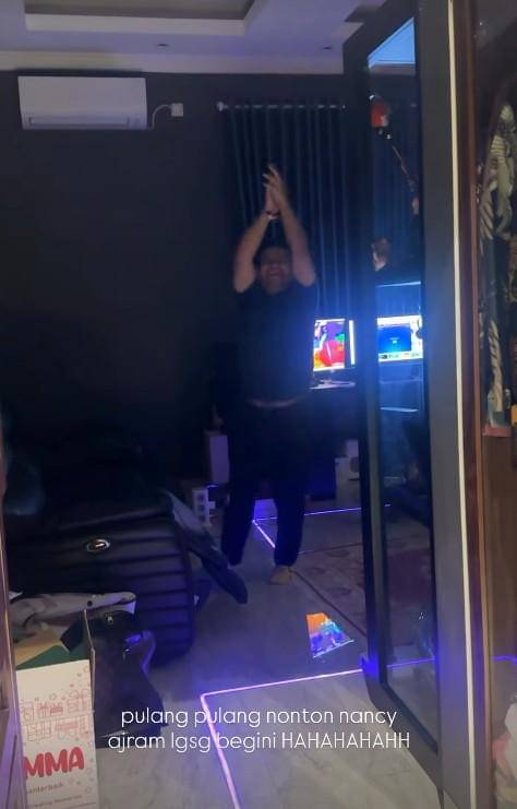 Artis Nonton Konser Nancy Ajram di Jakarta