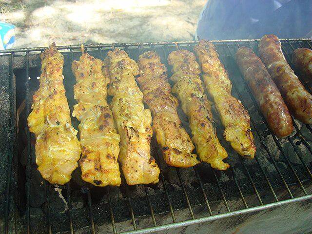 ilustrasi panggang sate