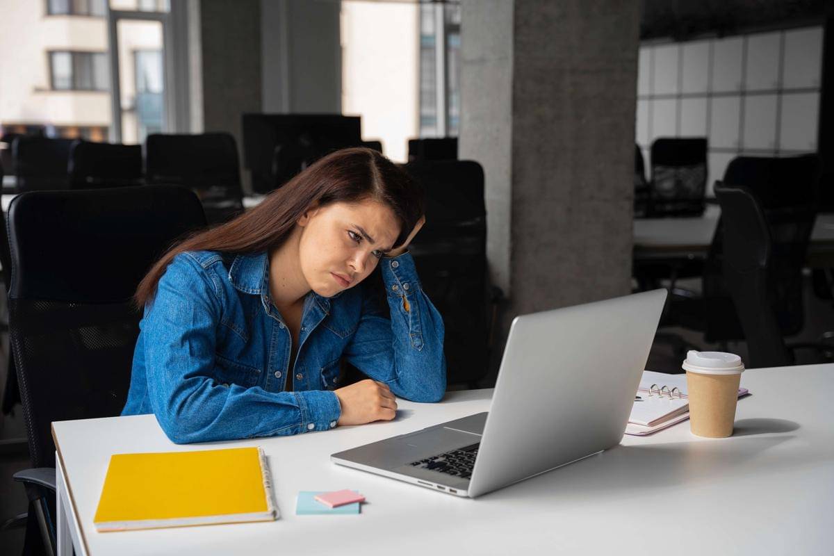 ilustrasi kehilangan rasa bangga dengan pekerjaan