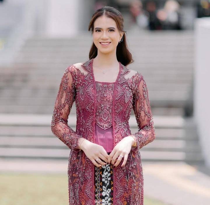 potret wisuda atlet voli, Shella Bernadetha