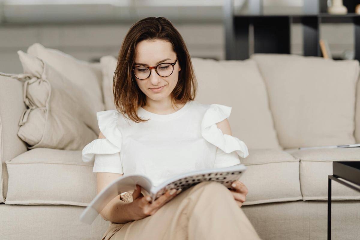 ilustrasi membaca dengan empati