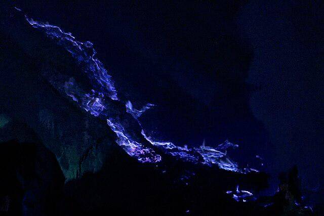 Api biru kawah ijen