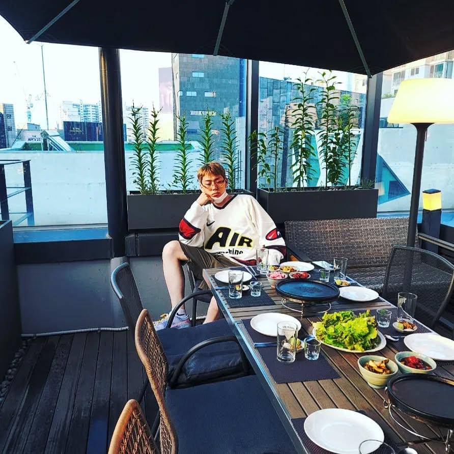 padu padan celana pendek ala Zico