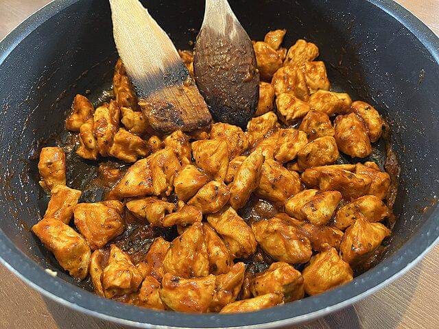 ilustrasi masak ayam