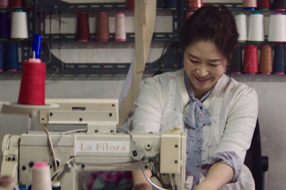 Jung Jeong Mi (Kim Ji Young) dalam drakor Typhoon Family 