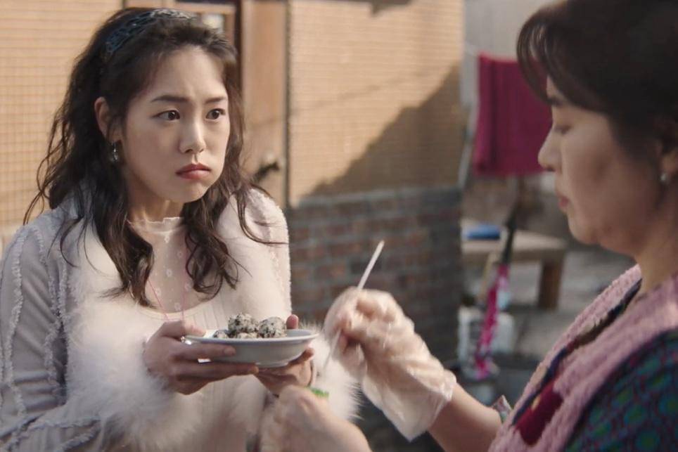 cuplikan drakor Typhoon Family